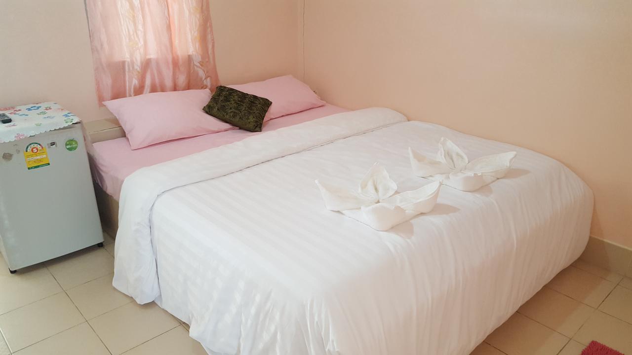 Montra Guesthouse Ranong Ngoại thất bức ảnh
